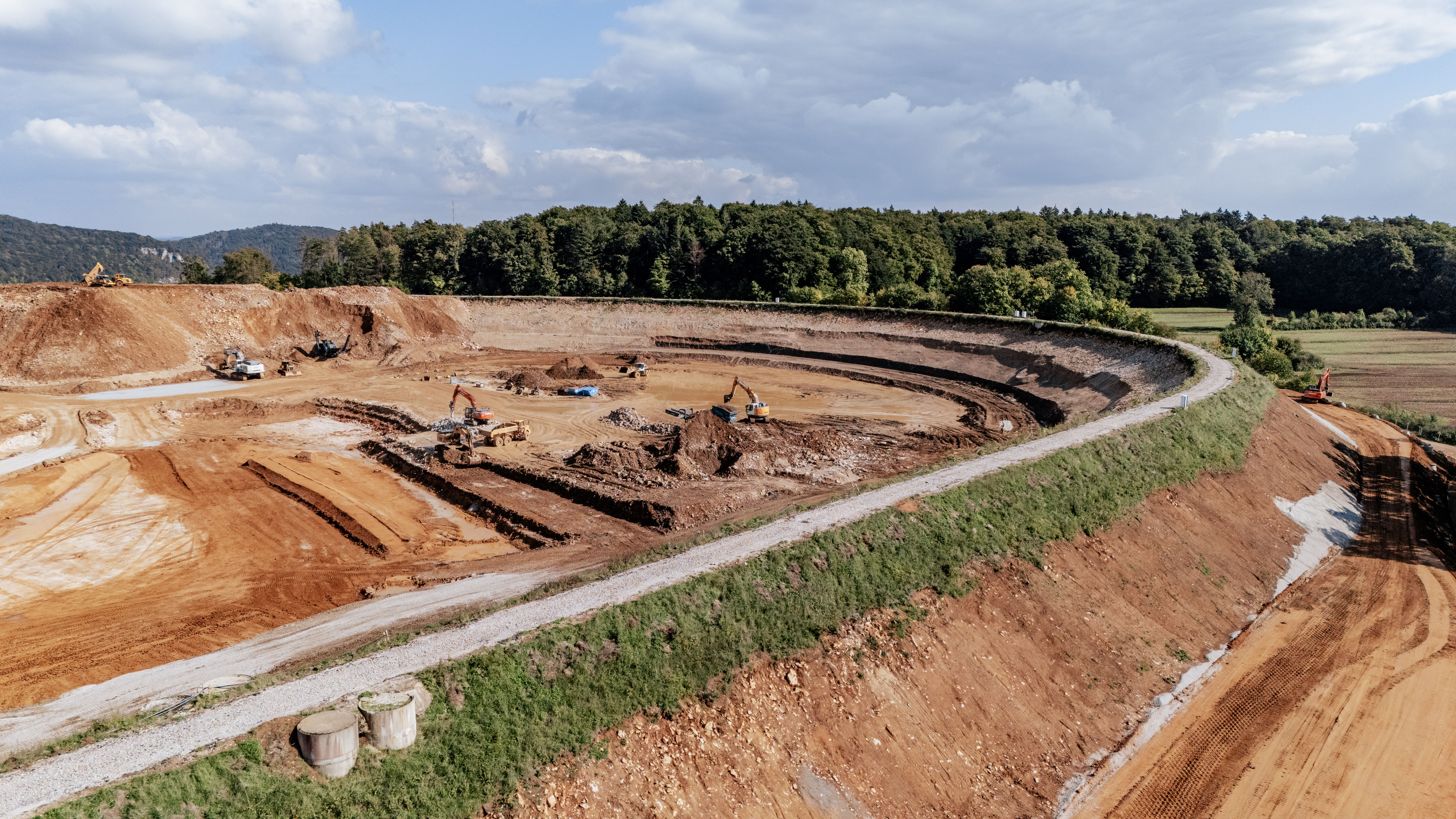 baustelle_im_herbst_2025_andeckung_am_ringdamm