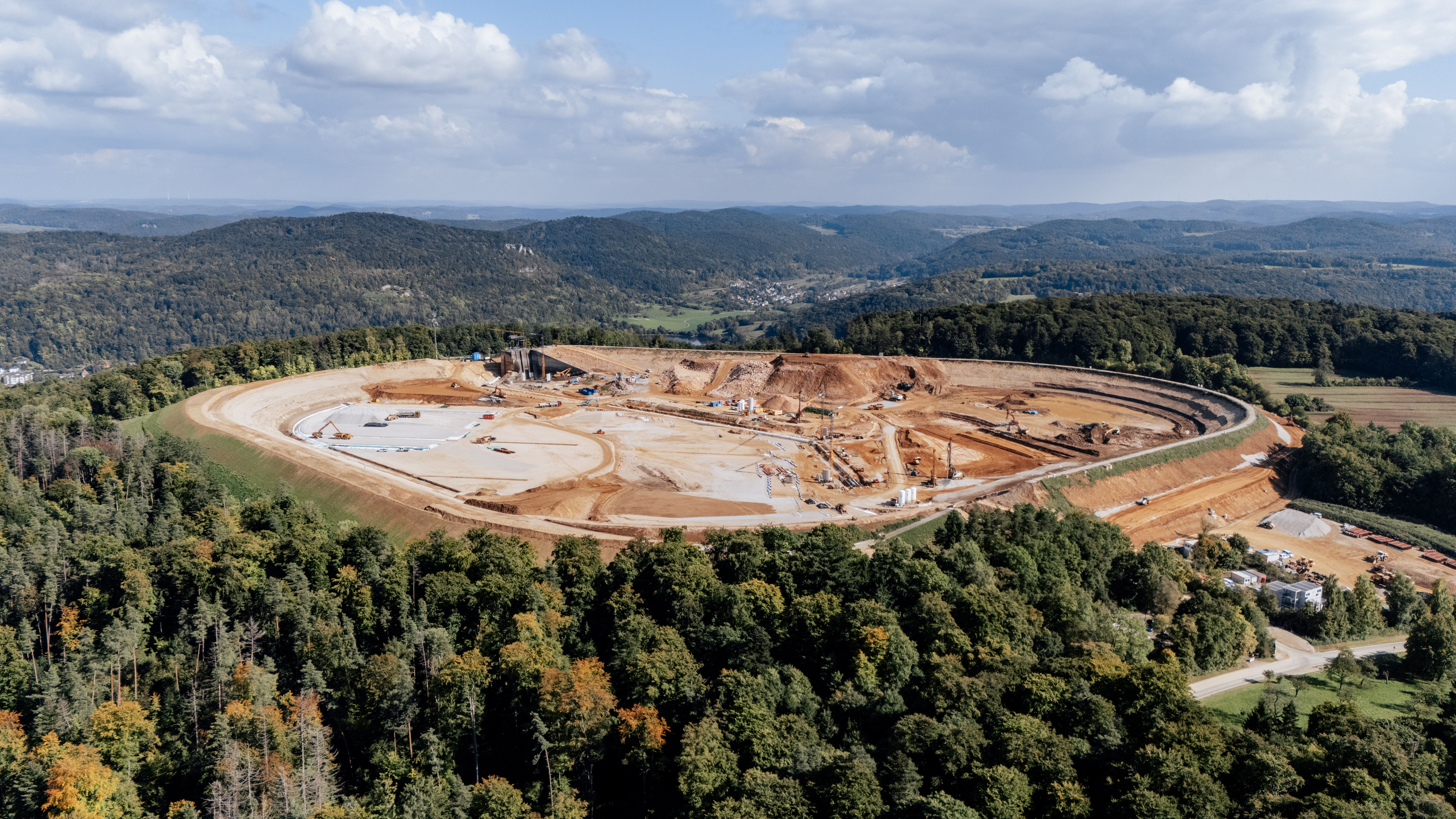 baustelle_im_herbst_2025_einbau_geogitter_im_noerdlichen_bereich_begonnen