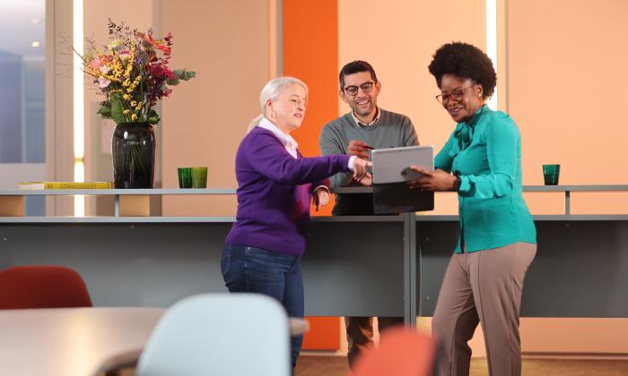 Casual work situation with 3 people;