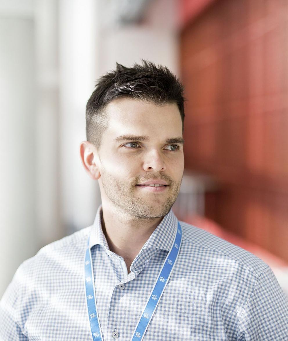 Close up of employee at the Uniper office in Düsseldorf