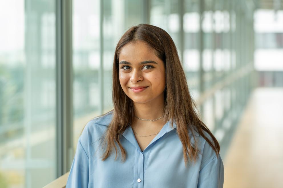 Portrait photo of Uniper trainee at the Düsseldorf Headquarters