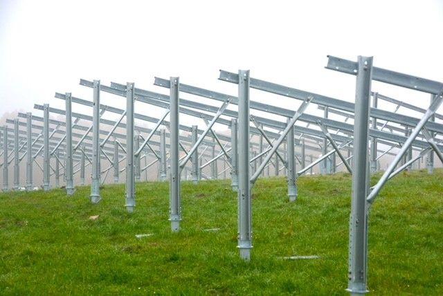 Aufbau Solarpaneele Voslapper Groden