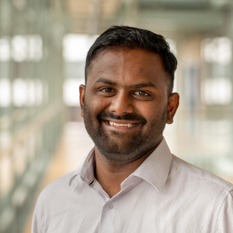 Portrait photo of Uniper trainee at the Düsseldorf Headquarters