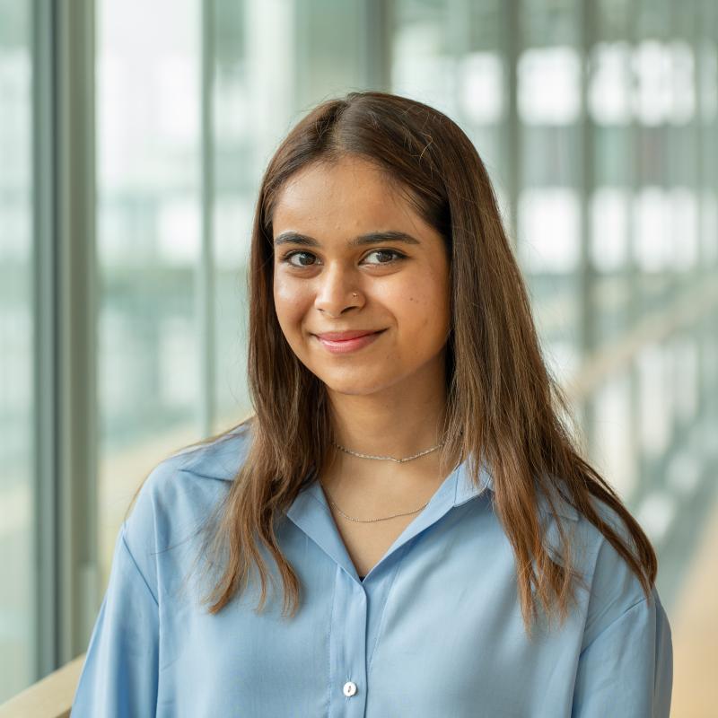 Portrait photo of Uniper trainee at the Düsseldorf Headquarters